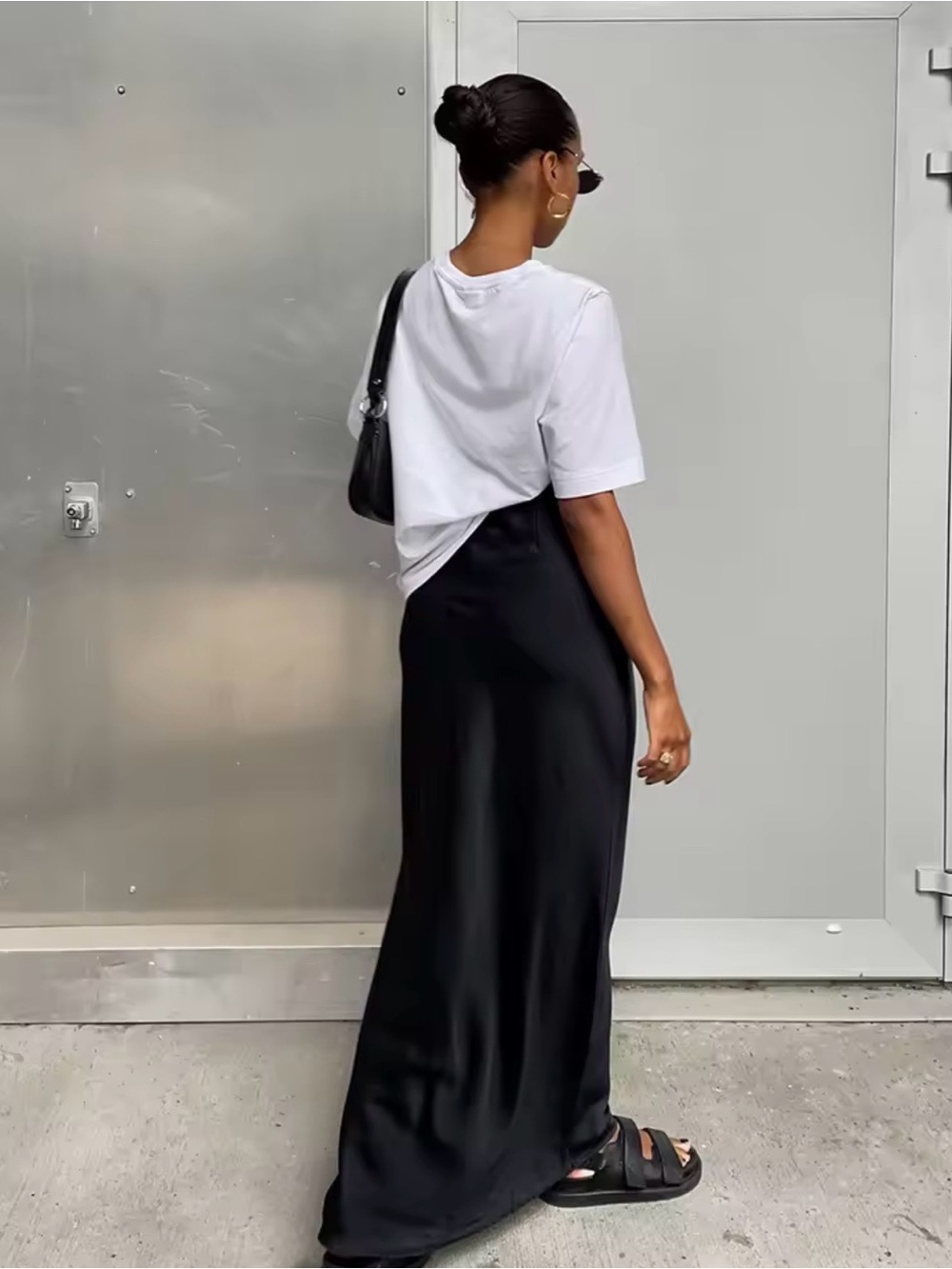 Classic Black Maxi Skirt - Sleek Women’s Skirt - Picture 2 of 3